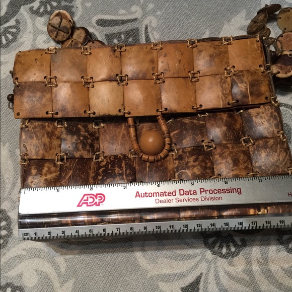 Summer Vibes Coconut Shell Handbag - Picture 7 of 8